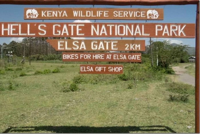 From Nairobi: Hell’s Gate & Crescent Island 2-Day Tour