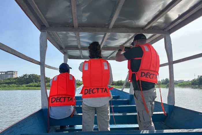 KISUMU:Lake Victoria Boatride, Hippoviewing and Birdwatching