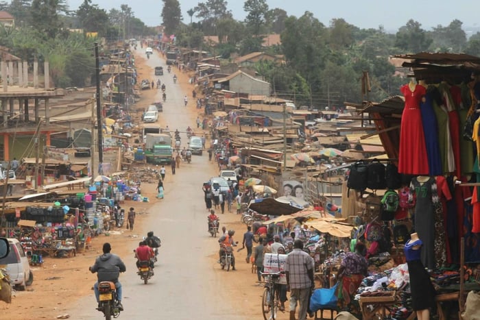Nairobi: Kibera Morning Tour with Kenyan Tea and Mandazi