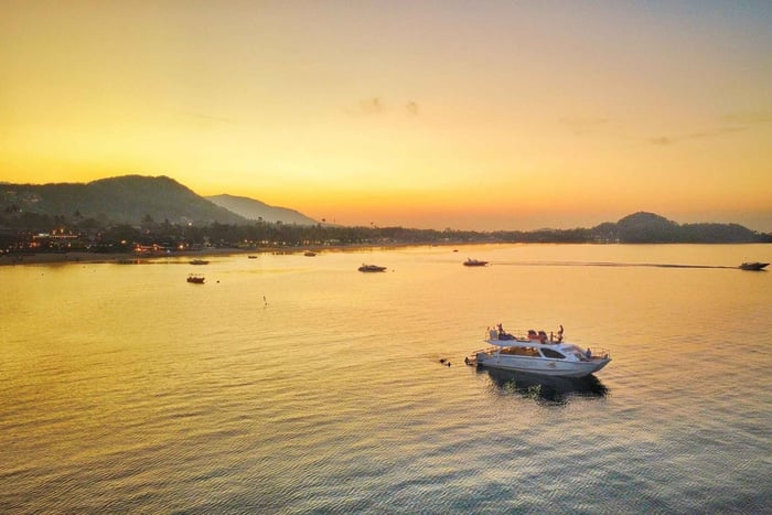 Koh Samui Sunset Catamaran – 360° Deck Experience