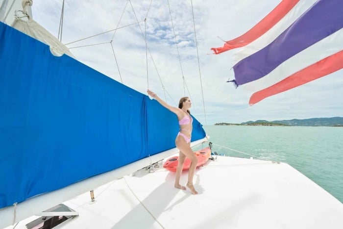 Luxury Sunset Yacht Cruise with Drinks