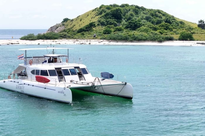 Pattaya: Exclusive 3-Island Catamaran Tour with Buffet Lunch