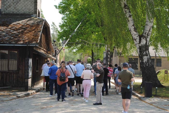 Kraków: Guidad tur Auschwitz-Birkenau med upphämtning och lunch