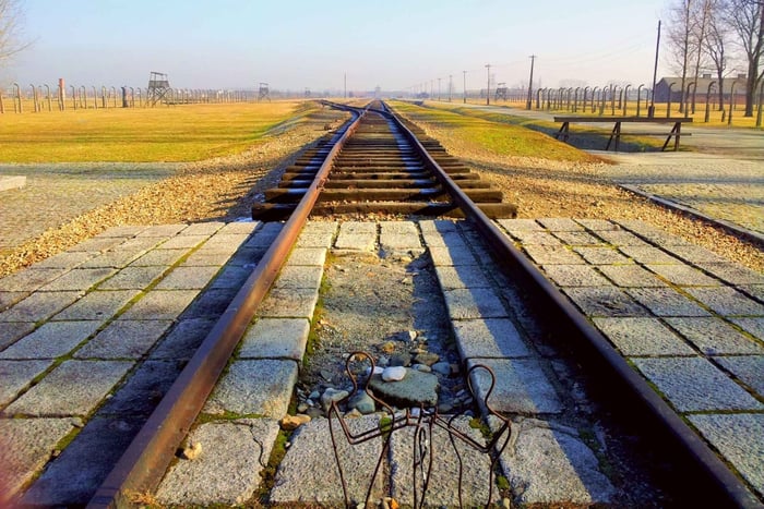 Krakau: Tour zur Gedenkstätte Auschwitz-Birkenau mit optionalem Mittagessen