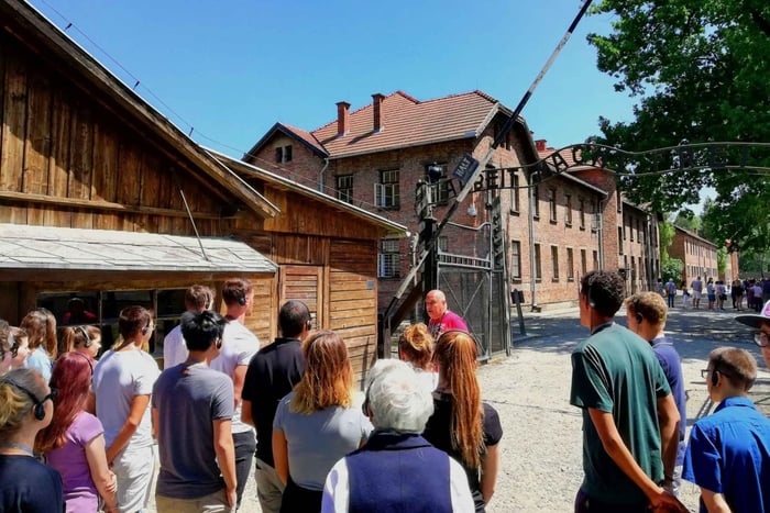 Krakau: Auschwitz Guided Tour mit Abholung und optionalem Mittagessen
