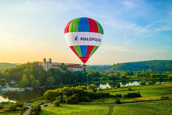 Kraków: Hot Air Balloon Flight with Champagne