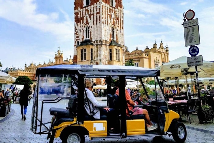 Krakow: Private City Highlights Sightseeing Car Tour
