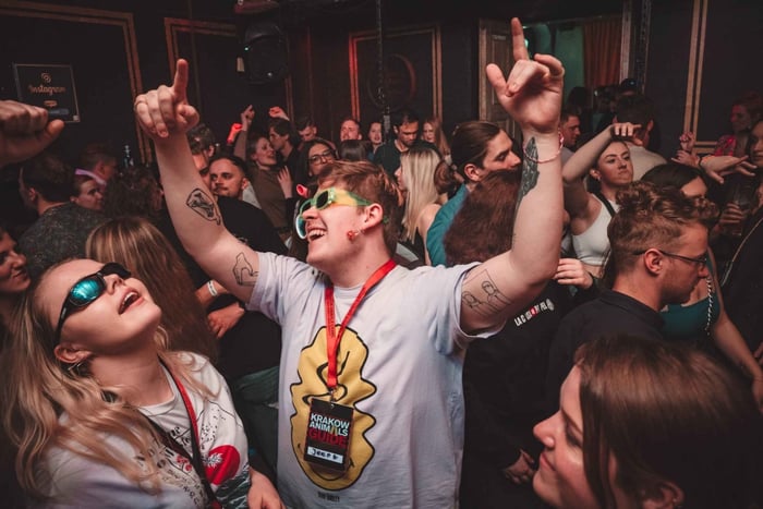 Cracóvia: Pub Crawl com 1 hora de bebidas alcoólicas ilimitadas