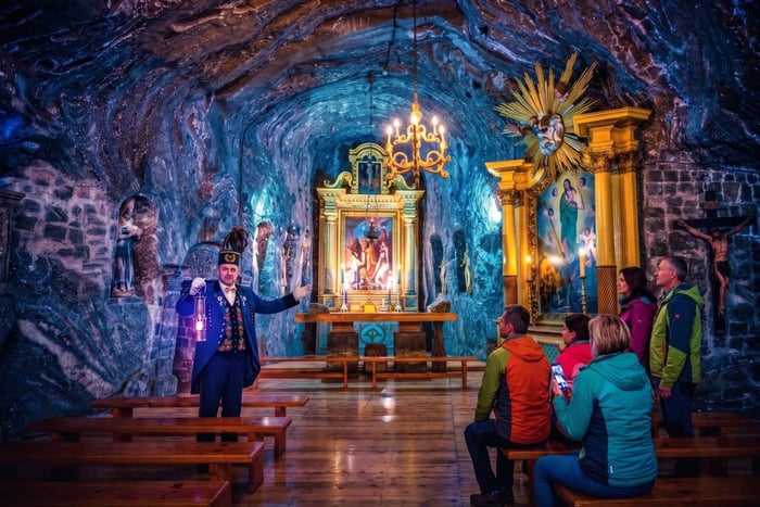 Krakova: Vanhin UNESCO-suolakaivos Bochniassa ja veneristeily