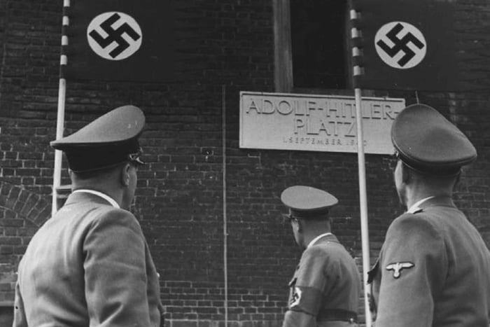 Second World War History Guided Walking Tour
