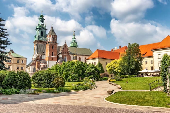 Wawel Schloss Schatzkammer & Waffenkammer Skip the Line Private Tour