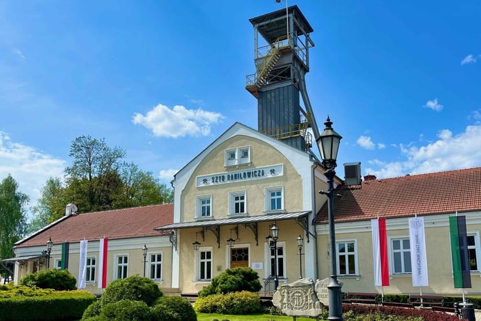 Wieliczka Salt Mine Guided Tour with Entry Ticket