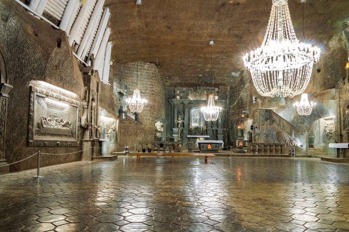 Visite de la mine de sel de Wieliczka avec transfert et billet coupe-file