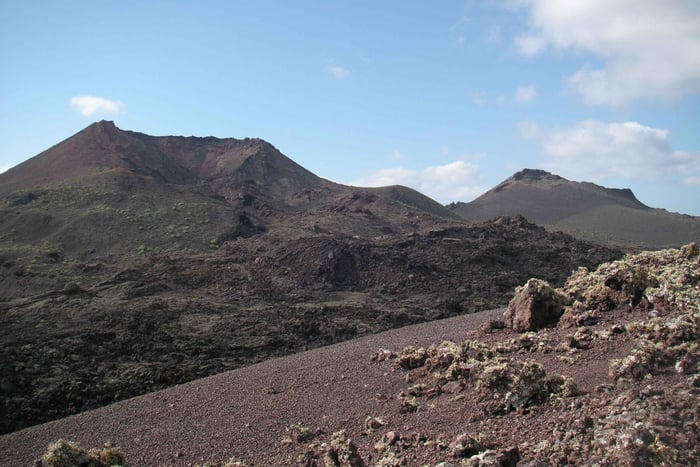 Lanzarote: Guided Volcano Hike with Transfers