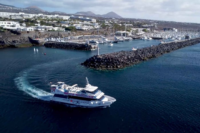 Puerto del Carmen y Puerto Calero Traslado en barco