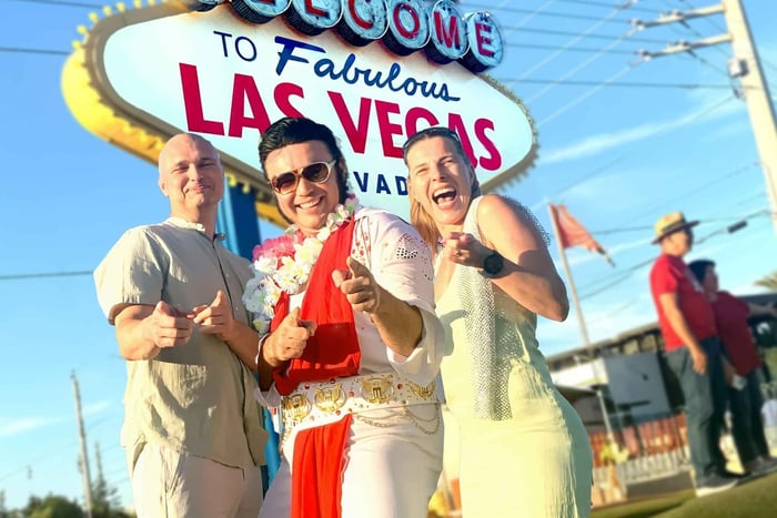 Las Vegas: Elvis Wedding with Las Vegas Sign Photos Included