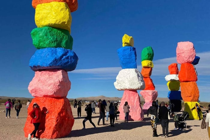 Seven Magic Mountains & Welcome-Schild-Tour