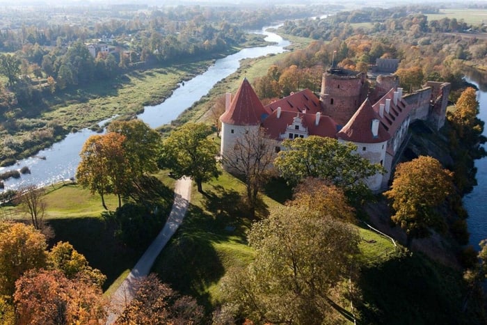 Jims dinsdagtour van Riga naar Vilnius (enkele reis)