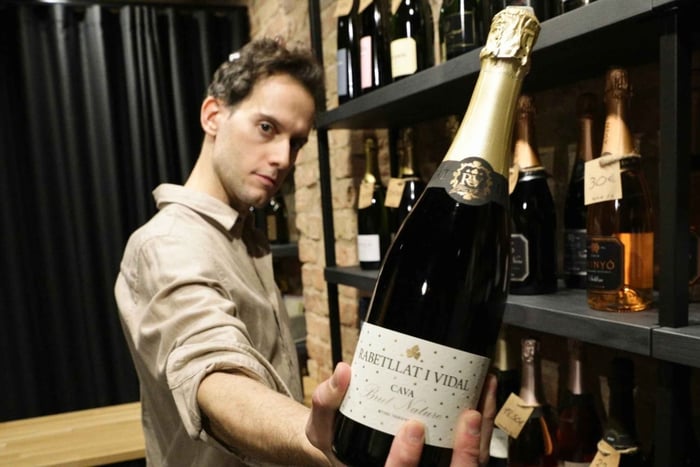 Joias escondidas de Riga: degustação de cava com especialista em vinhos catalães