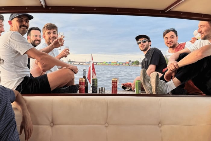 Riga: Privétour door de grachten van Riga met Lets bier