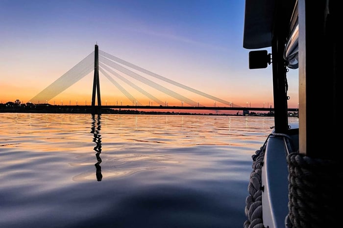 Riga: Riga kanaal en Daugava rivier boottocht bij zonsondergang
