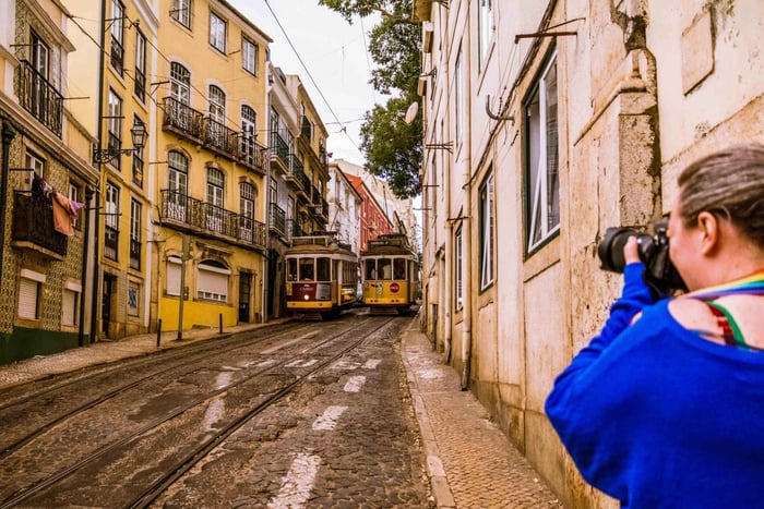 Alfama Photo Walk: wycieczka fotograficzna po Lizbonie z lokalnym przewodnikiem