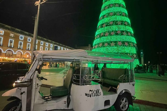 Christmas Lights in Lisbon : Private tuktuk tour