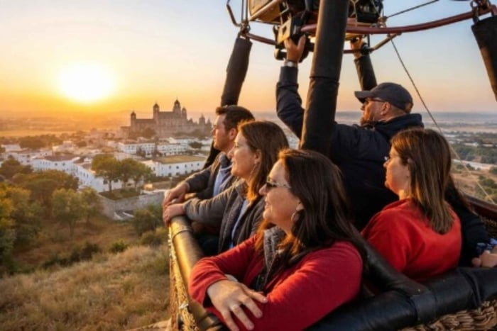 Lisbonne : visite d'Évora avec vol en montgolfière en option