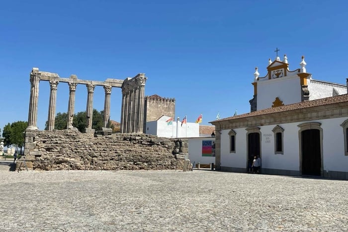 Vanuit Lissabon: Évora, Beenderenkapel & Romeinse tempeltocht