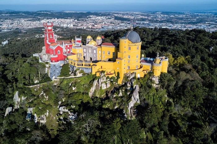 From Lisbon - Half-Day Private Sintra Cascais Tour