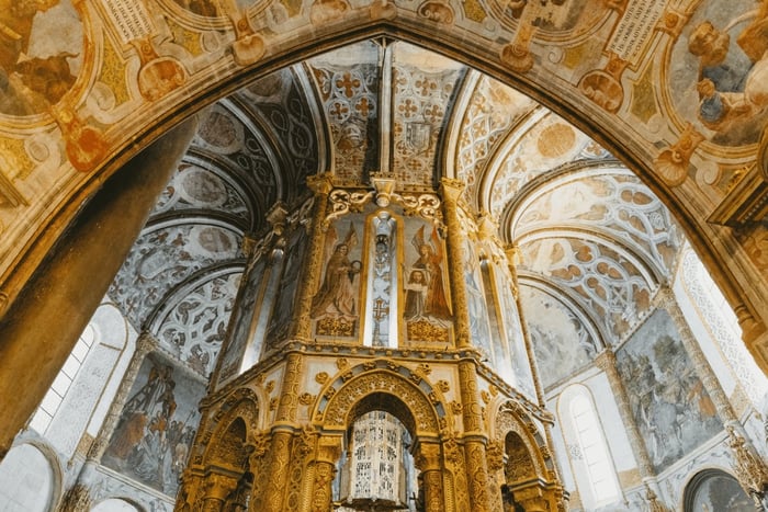 From Lisbon - Knights Templar Tour to Tomar & Almourol Castle