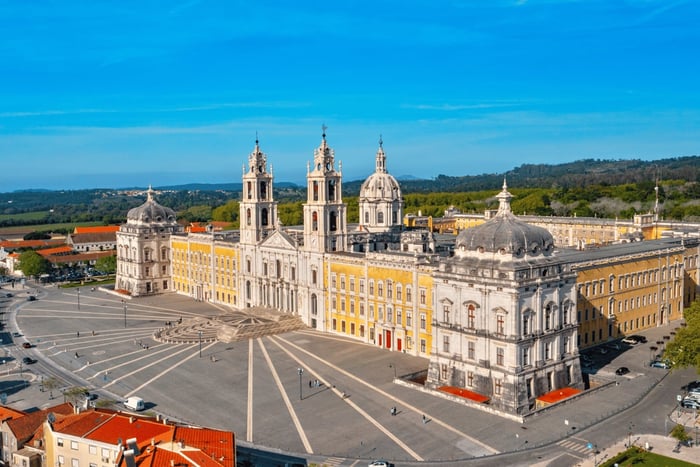 De Lisboa: Palácio de Mafra e Ericeira - Patrimônio e Costa Portuguesa
