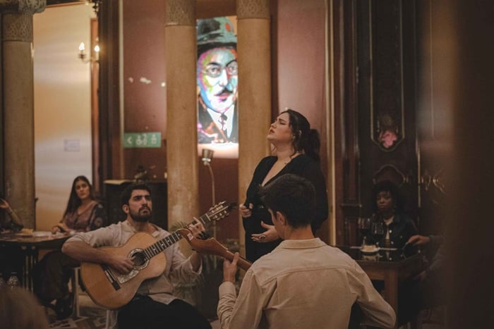 Lissabon: Traditioneller Fado in der EmbaiXada