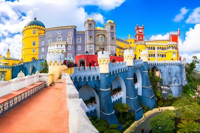 Lisboa: tour por Sintra, Pena, Regaleira, Cabo da Roca y Cascais