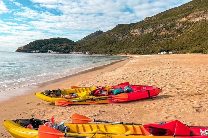 Lissabon: Arrábida Kajakki ja Coasteering seikkailuretki