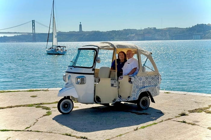 Lissabon: Belém & LX Factory Yksityinen Tuk Tuk -kierros noutopisteellä