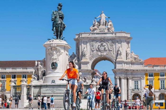 Bike Tour from Lisbon to Belém + Liquor & Pastry