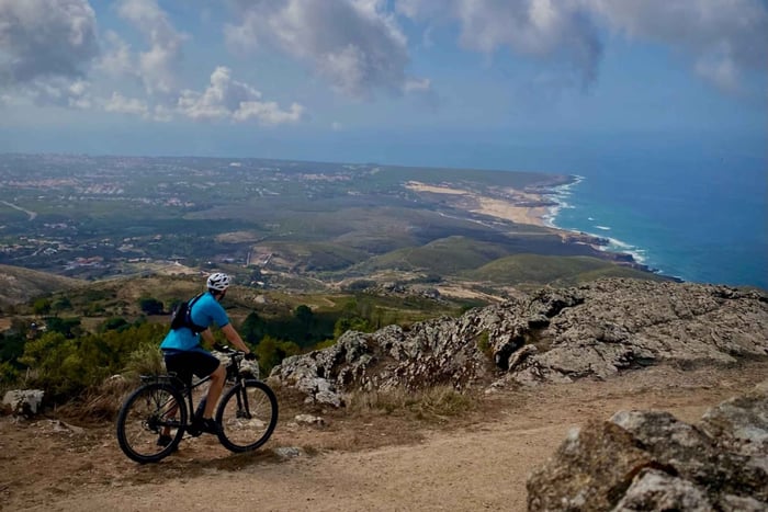 Lizbona: E-rowerem z gór Sintra do Morza Cascais