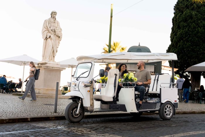 Lissabons skjulte perler: Privat tuk-tuk-tur med afhentning på hotellet