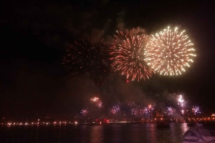 Lissabon: Oudejaarsavond rondvaart op de rivier de Taag met open bar