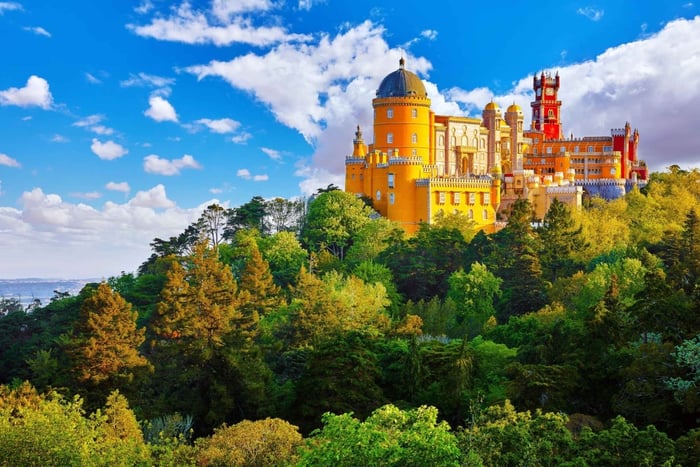 Sintra, Pena, Regaleira, Roca, Cascais (with pickup)