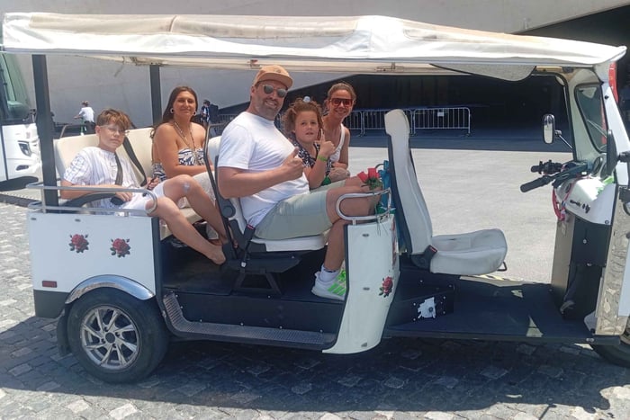 Lissabon. Tuktuk-tour, Alfama & historische stadstour