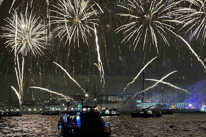 Lissabon: vuurwerkcruise op oudejaarsavond vanaf Cais do Sodré