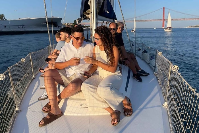 Lissabon: Privat segelbåtstur på floden Tagus