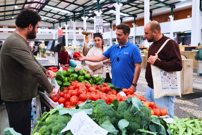 Lissabon: Setúbal-Markt- und Weintour mit Kochkurs