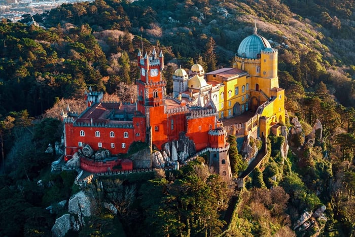 Sintra e Cascais: gita di 1 giorno con biglietti per il Palazzo Pena