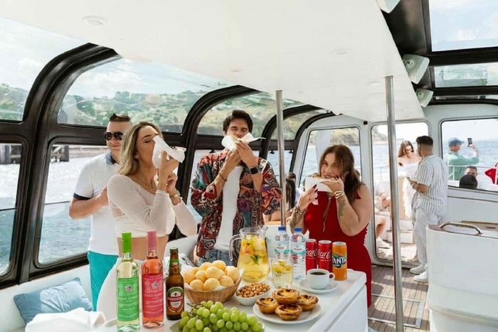 Lissabon: Premium-Weinprobe auf einem Boot mit Vinho Verde