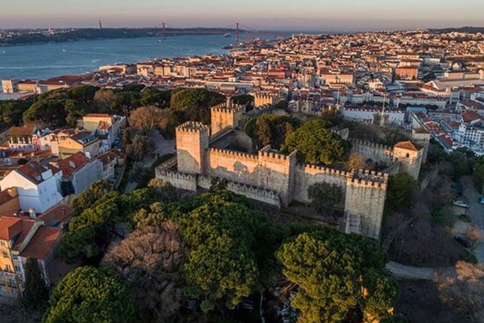 Lissabon: Besøg São Jorge-slottet og Sé-katedralen
