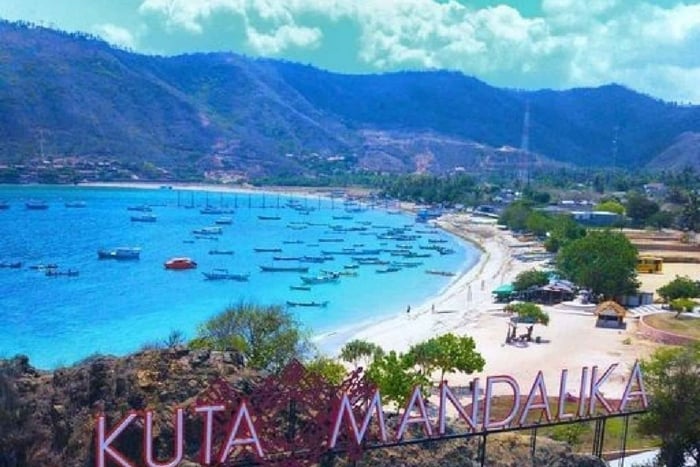 Day Tour /Hand Weaving,Tradisional Village&Beach Tour
