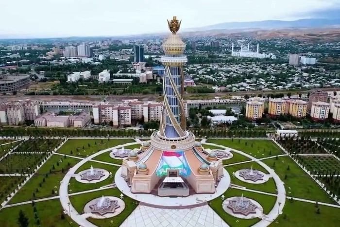 Tour guiado por la ciudad de Dusambé con entrada al museo